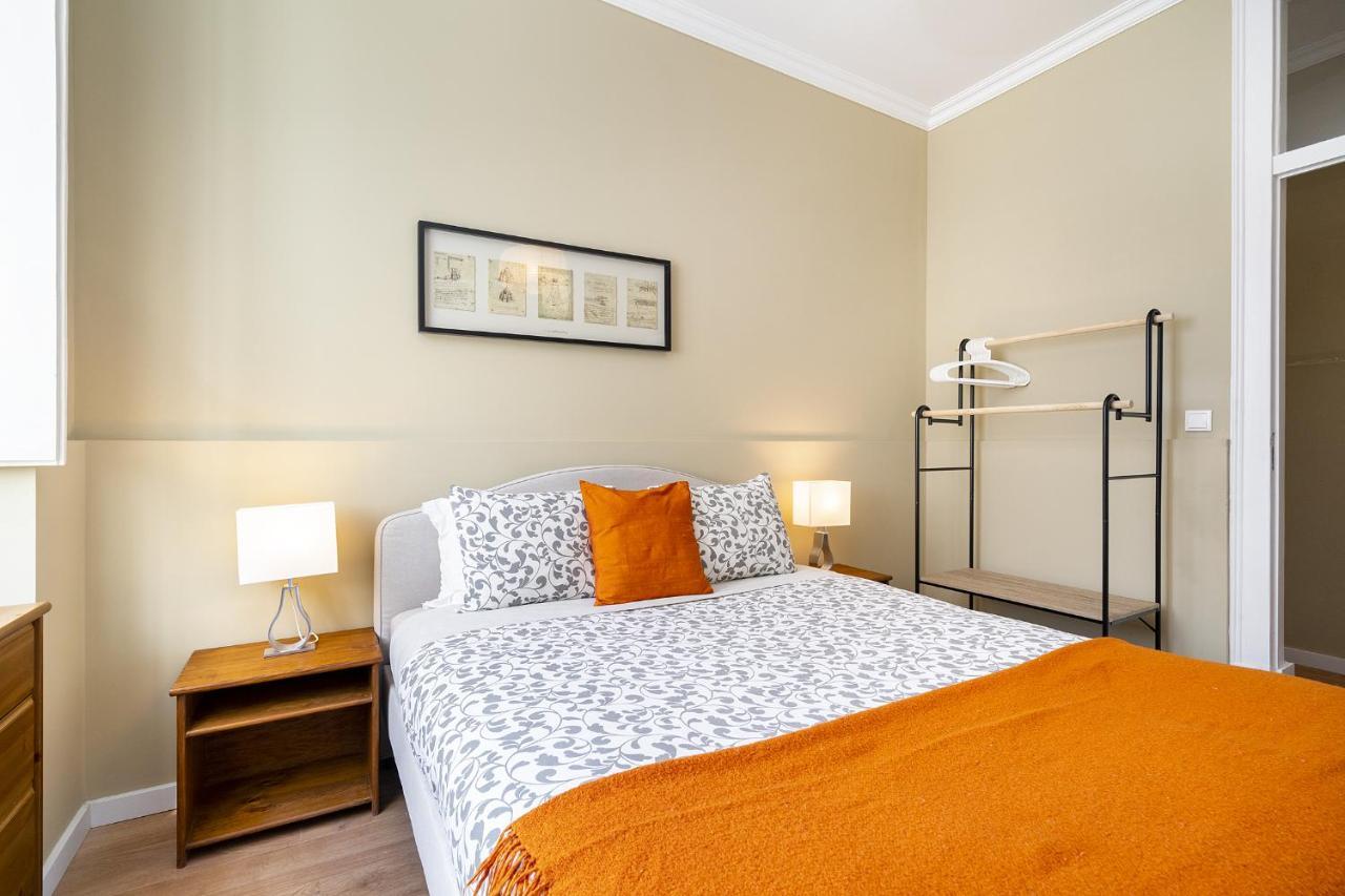 Whome Urban Comfort: 1-br Near Airport & Train Station Apartment Lissabon