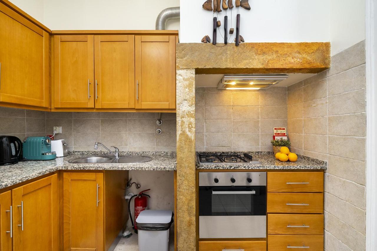 Whome Urban Comfort: 1-br Near Airport & Train Station Apartment Lissabon